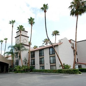 Buena Park Grand Hotel & Suites